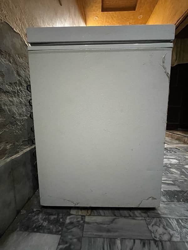 400 Inverter Single Door Freezer 4