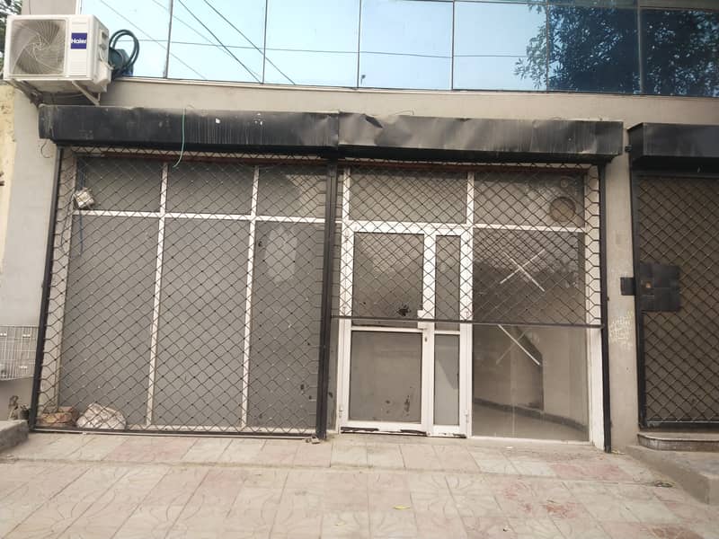 Complete glass and aluminum door and complete front glass for sale 0