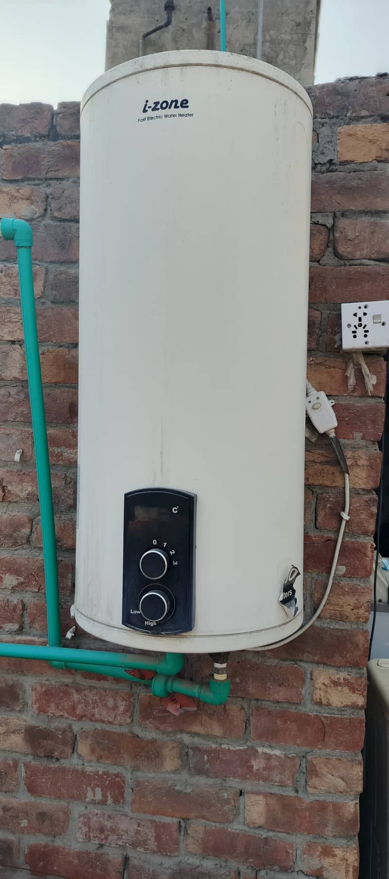 I zone company 60 ltr electric geyser in very good performnce 2