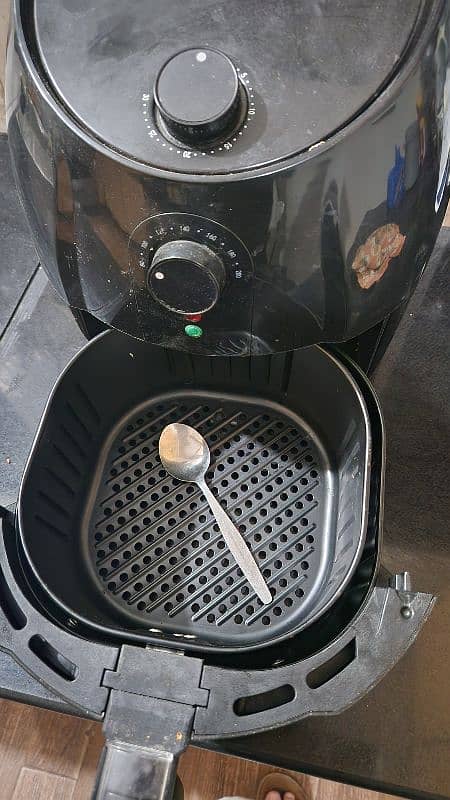 Air Fryer iZone like new 1