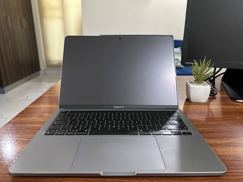 MacBook Pro M1 8gb/256gb Space Gray in 10/10 condition 6