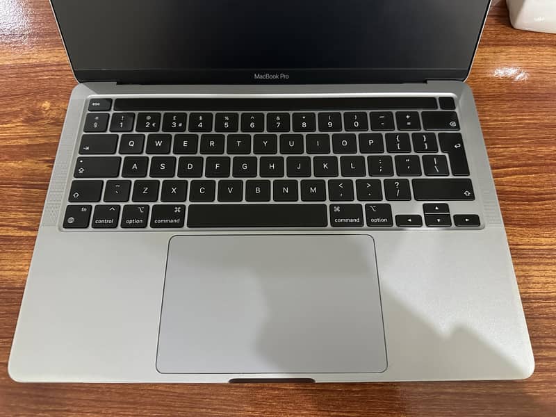 MacBook Pro M1 8gb/256gb Space Gray in 10/10 condition 8