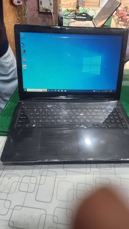 DELL Inspiron 3595 AMD A6 A6-9225/4GB/1TB HDD/15.6 inch/AMD Radeon R4 4