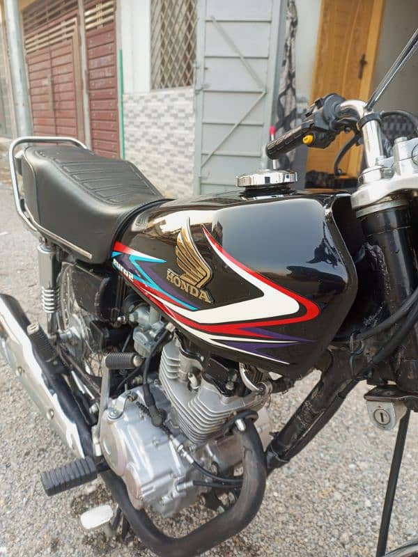 Honda CG 125 2019 Black 3