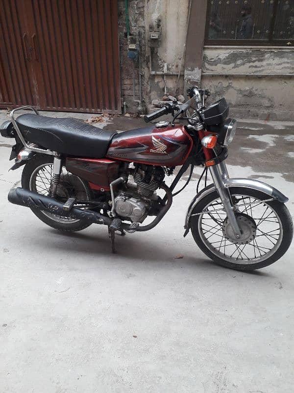 honda 125 2015 red 1