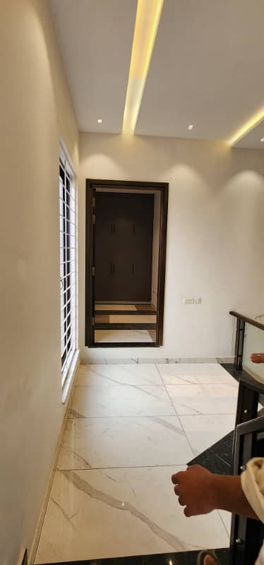 DHA PHASE 8 NEW ONE KANAL HOUSE FOR RENT NEAR TO MAIN PARK 15