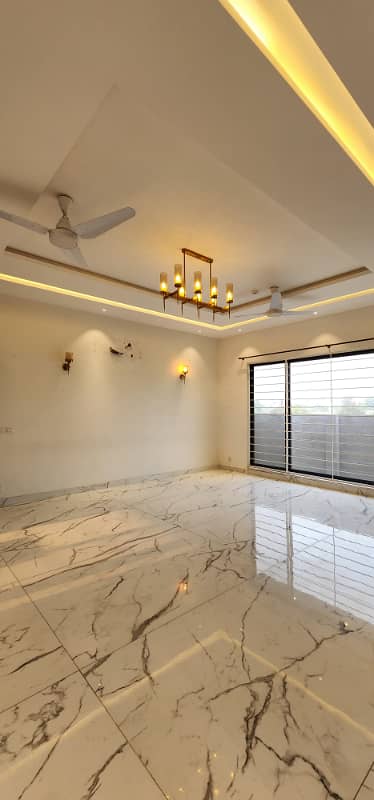 DHA PHASE 8 NEW ONE KANAL HOUSE FOR RENT NEAR TO MAIN PARK 21