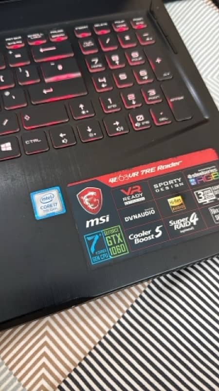 MSI gaming Laptop gtx 1060 6gb i7-7700 hq rgb 120hz 1