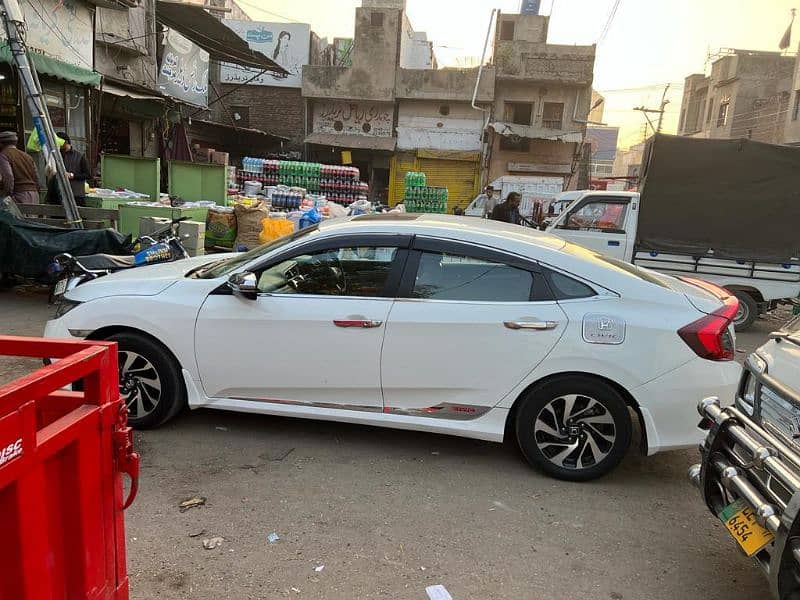 Honda Civic Oriel 2017 0