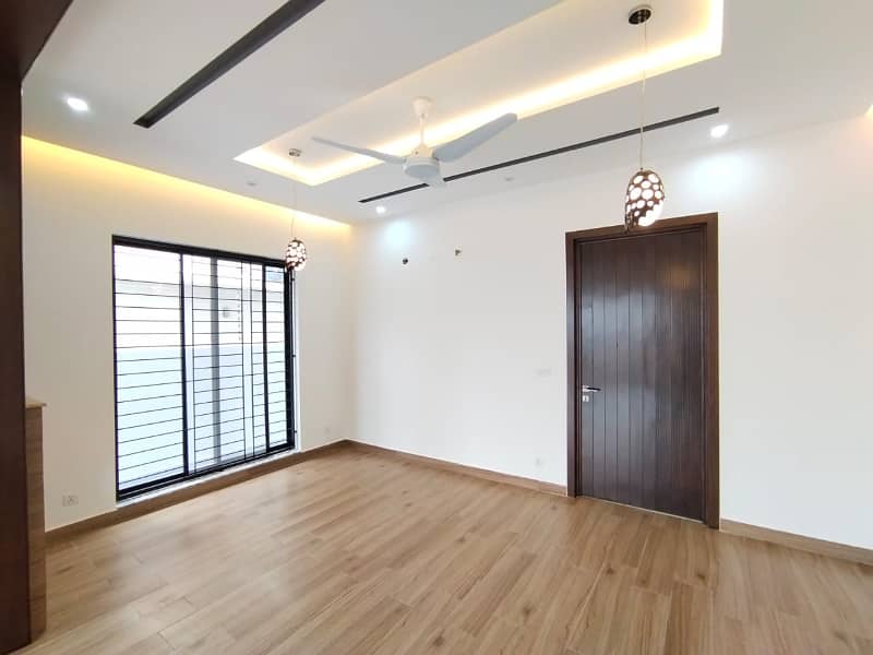 DHA PHASE 8 PRIME LOCATION 1 KANAL HOUSE FOR RENT 14