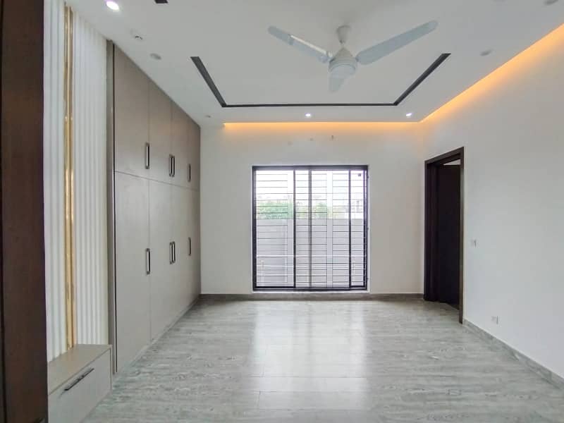 DHA PHASE 8 PRIME LOCATION 1 KANAL HOUSE FOR RENT 23