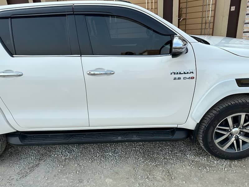 Toyota Hilux 2019 3