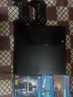 Ps4 500gb with 2dual shock controller and 3 games