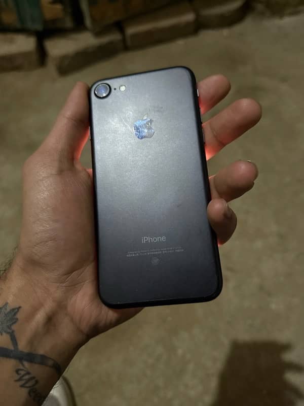 iphone 7(32GB) 1