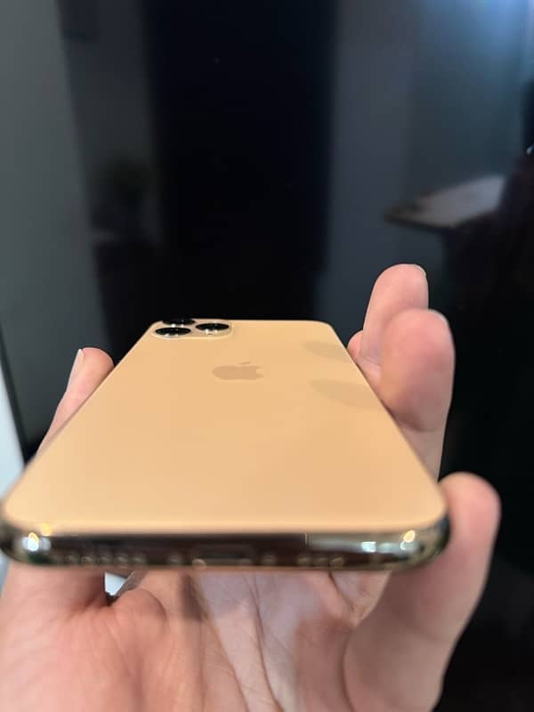 iPhone 11 pro 256 GB PTA approved 4