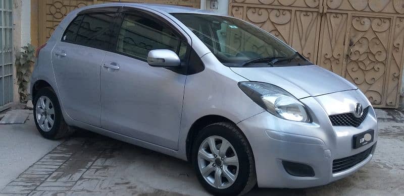 Toyota Vitz F 1.0 2