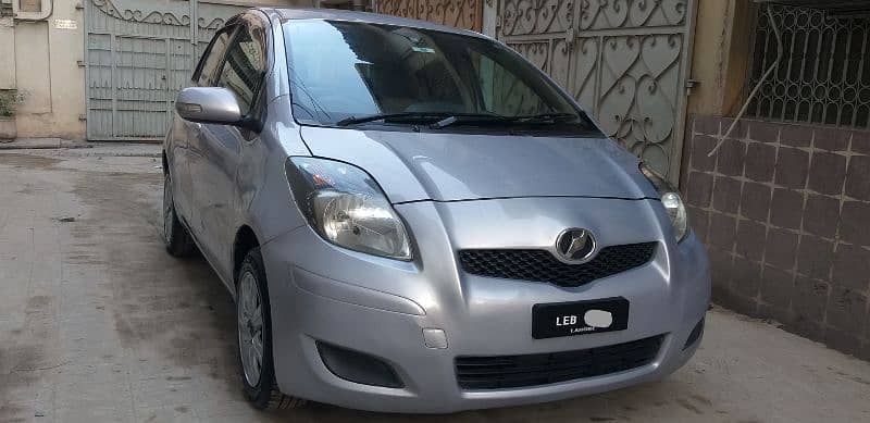 Toyota Vitz F 1.0 10