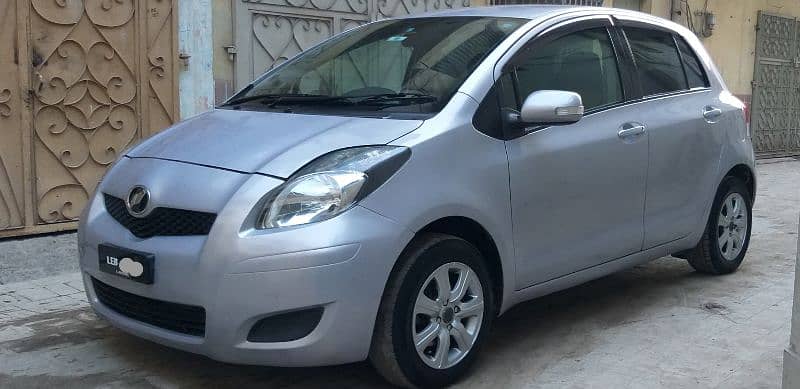 Toyota Vitz F 1.0 11