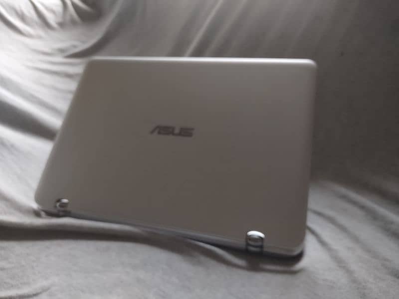 Asus Core(TM) i5-7200U 7