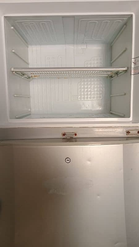 dewlance refrigerator for sale 3