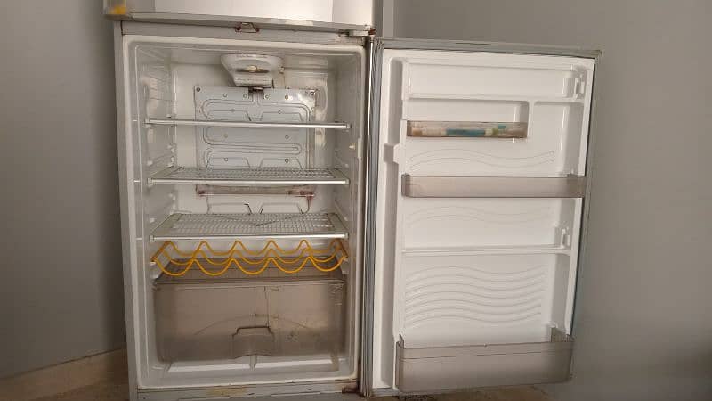 dewlance refrigerator for sale 4