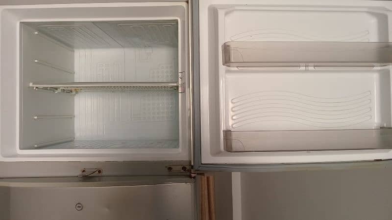 dewlance refrigerator for sale 8