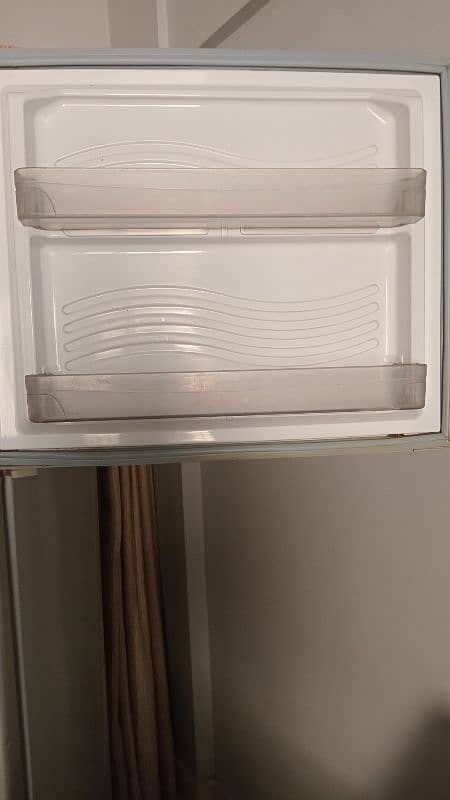 dewlance refrigerator for sale 13