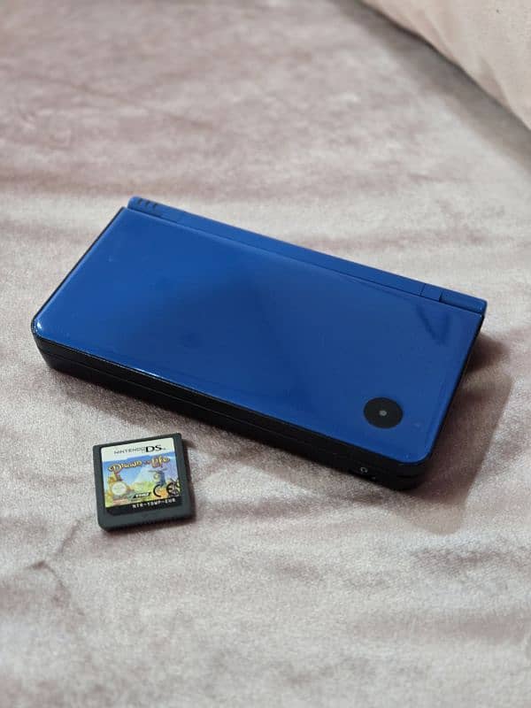 Nintendo DSI XL Very good condition with game 1