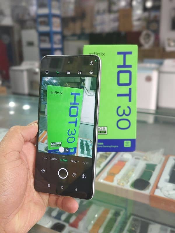 Infinix Hot 30 8+8/128 2