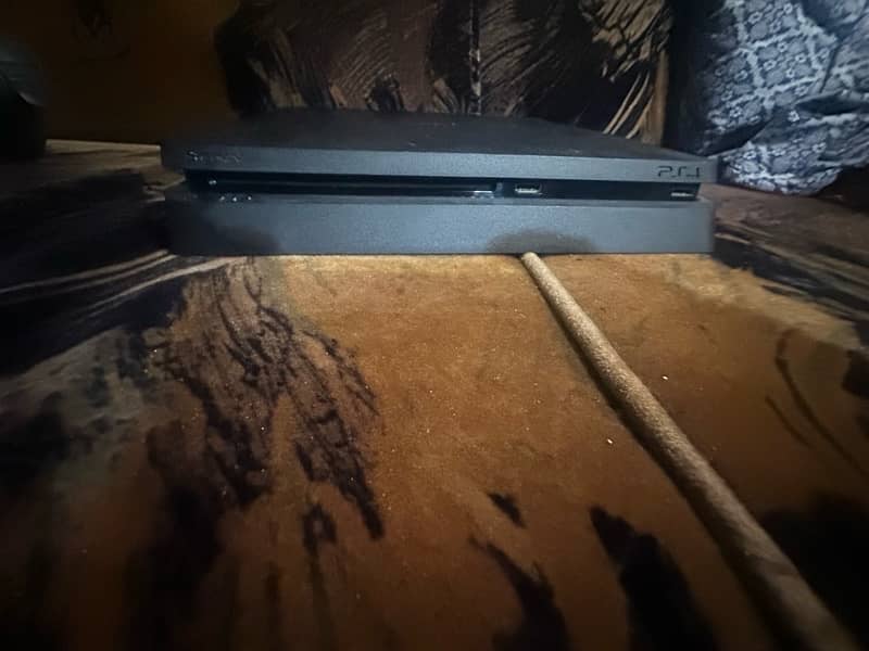 ps4 slim 1TB 2