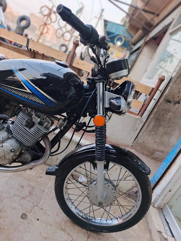 suzuki-150cc model-2016 karachi number 7