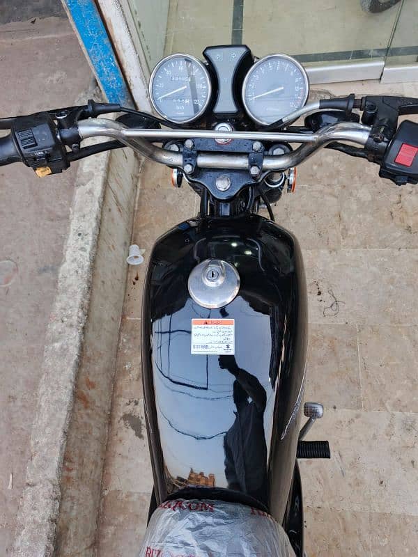 suzuki-150cc model-2016 karachi number 8