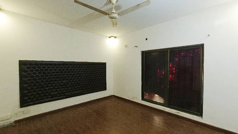 Ideal Prime Location Flat In Rehman Gardens Available For Rs. 12000000 12