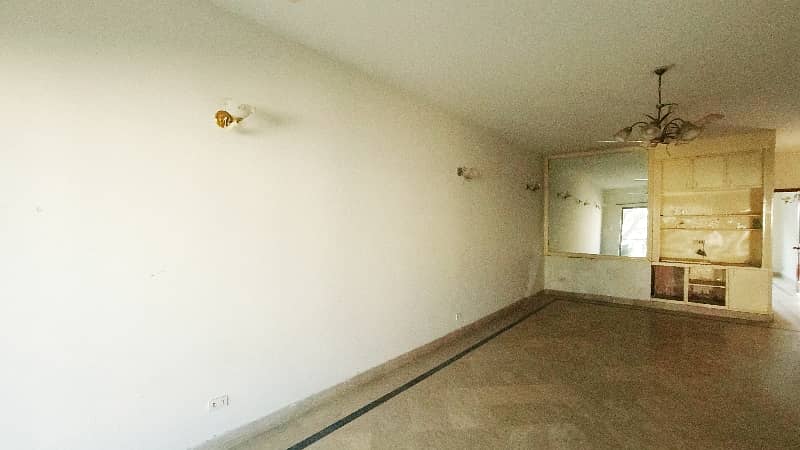 A Prime Location 7 Square Feet Flat Has Landed On Market In Rehman Gardens Of Rehman Gardens 6