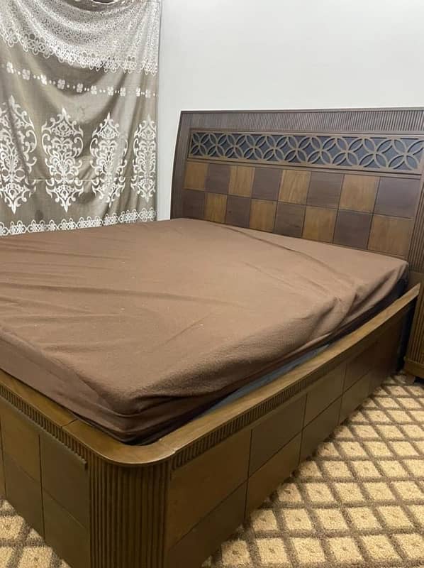 urgent sell bed set complete 0