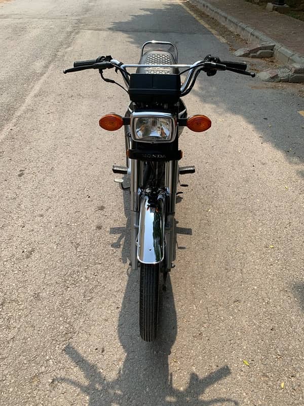 Honda CG125 Black colour 6