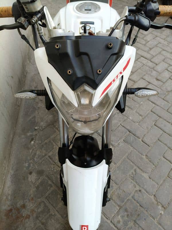 Derbi STX 150 2017 White Colour 7