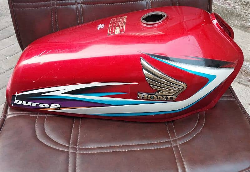 Used Honda 150 Fuel Tank - Excellent Condition 0