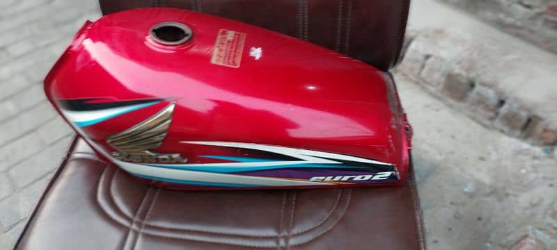 Used Honda 150 Fuel Tank - Excellent Condition 1