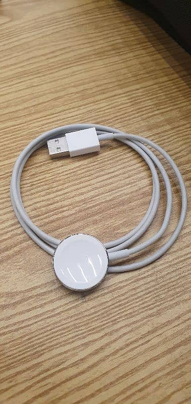 Apple Watch Series 8 Charger - Brand New 9/10 0