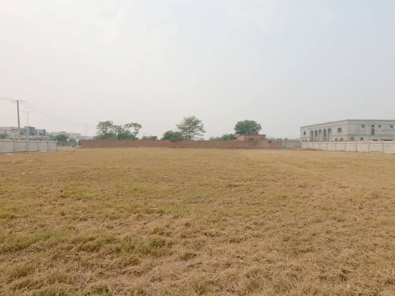 8 Kanal Commercial Plot For Sale In Rs. 350000000 Only 10