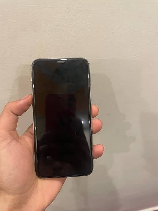 iphone 11pro 256gb non pta not jv 4months sim working 1