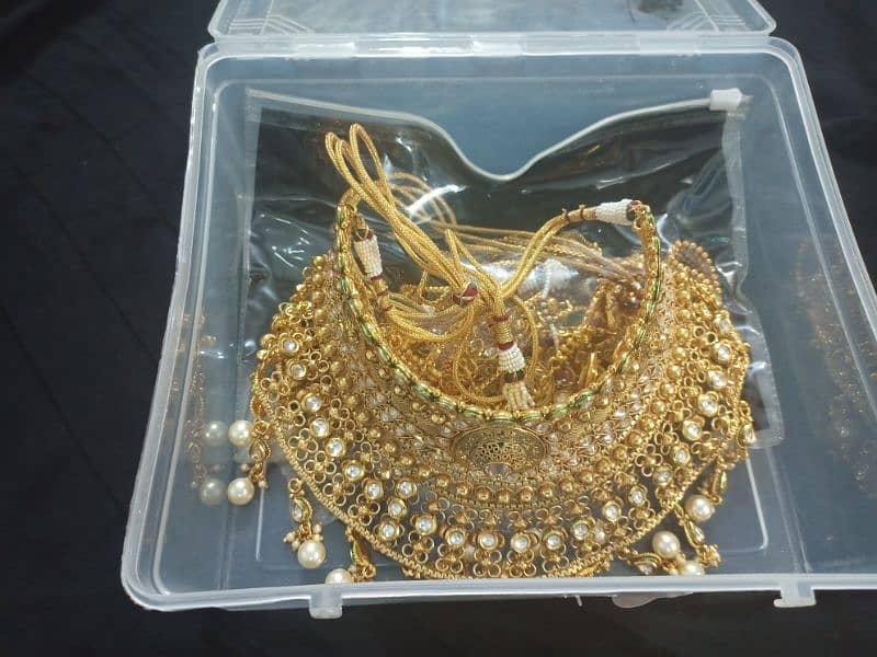 new bridal jewellery set golden colour. 7