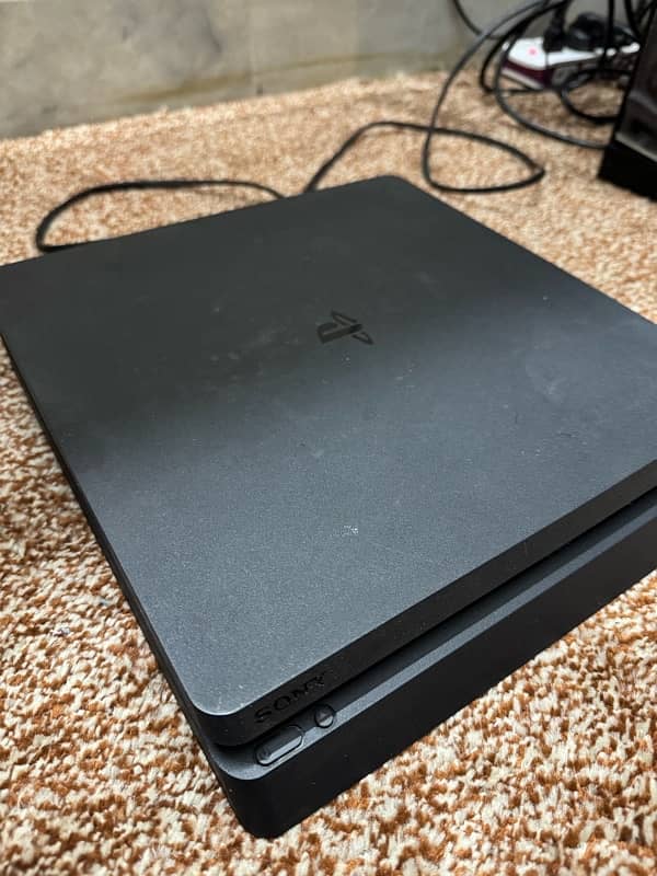 Playstation 4 Slim (PS4) - Black 500GB 2