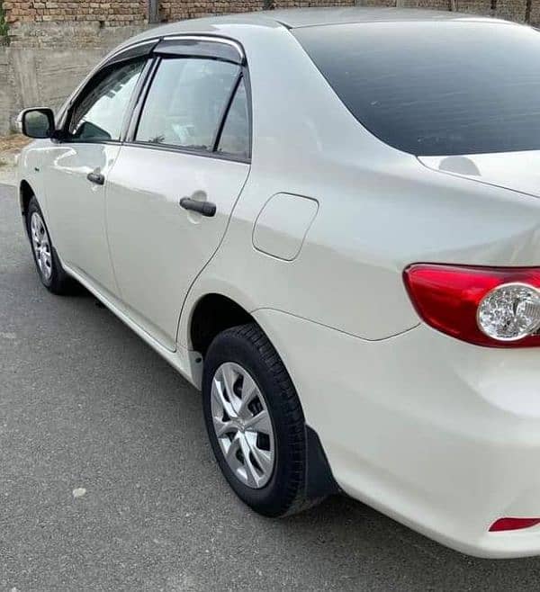 Toyota Corolla GLI 2012 body 100% original paint( Lahore register) 2