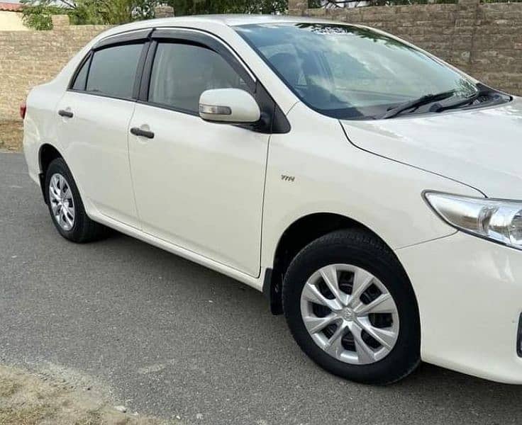 Toyota Corolla GLI 2012 body 100% original paint( Lahore register) 3