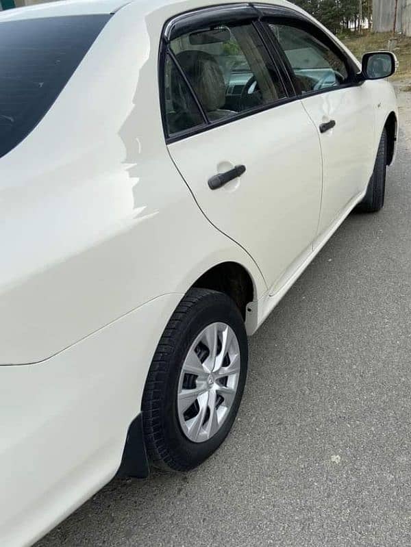 Toyota Corolla GLI 2012 body 100% original paint( Lahore register) 4