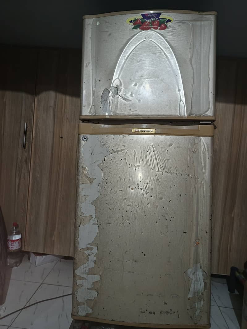 Old fridge for sale 0