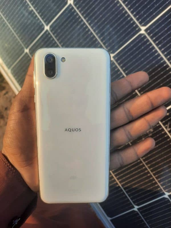 Aquos R3  for sale condition 10/9 Ram. Rom. 6/64.03026136523 7