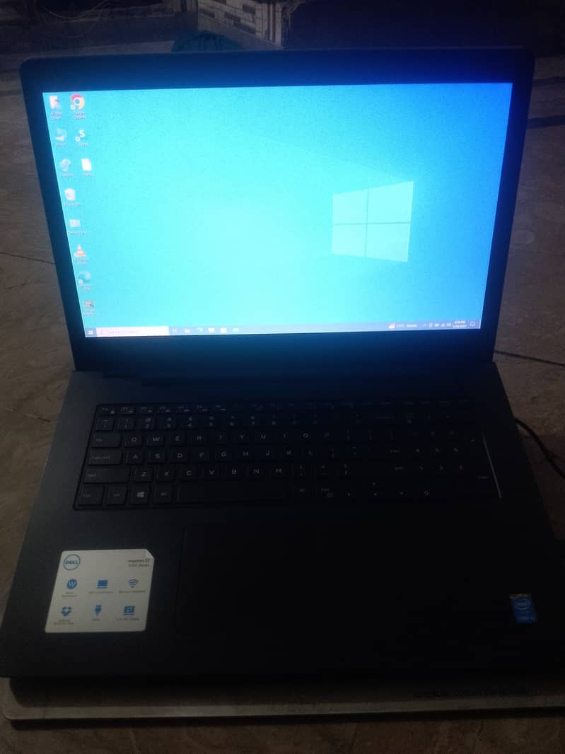 Dell Inspiron laptop 17.3" display 10/10 condition 3